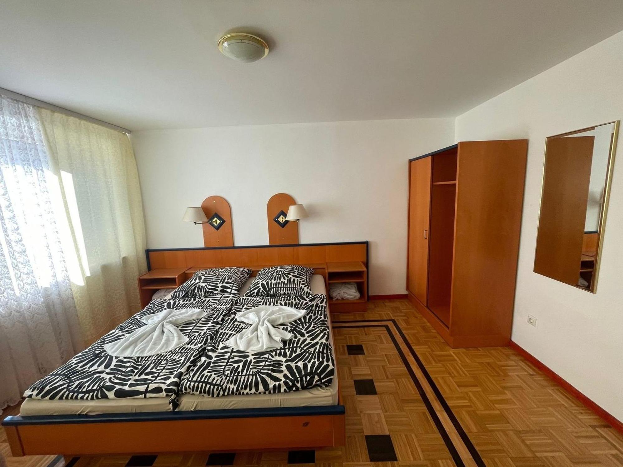 4 Bett Zimmer 1 Nürnberg